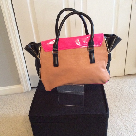 Handbag - Picture 2 of 4